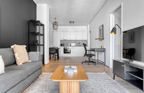 Erdberg Apartment | Classic Landstraße 1BR w/Pool & DM, nr U3 Erdberg, by Blueground
