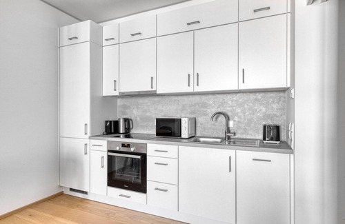 Erdberg Apartment | Classic Landstraße 1BR w/Pool & DM, nr U3 Erdberg, by Blueground