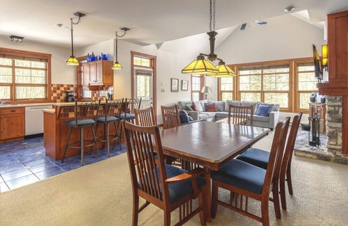Tremblant-Les-Eaux House | Classic Les Eaux Chalet w Sauna near the Mountains