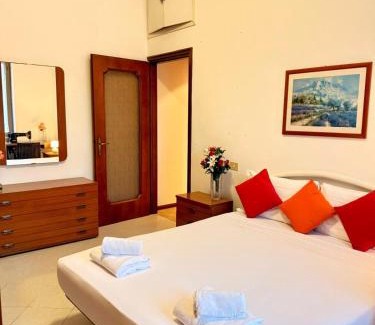 Affori Apartment | Classic Milan house 15 minutes from Duomo