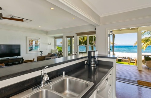 Poipu Cottage | Classic Ocean Front Cottage - TVR # TVNC-1086, TAT # 021-215-8464-01