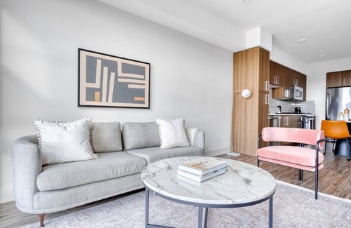 Centennial Apartment | Classic Redwood City 1BR w/Gym & W/D, walk to Caltrain, by Blueground