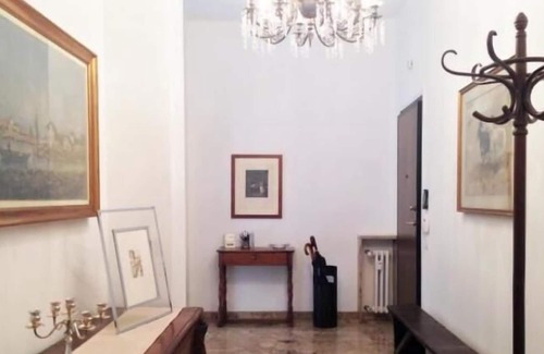 Porta Romana Apartment | Classic & Spacious 4 BR on Porta Romana