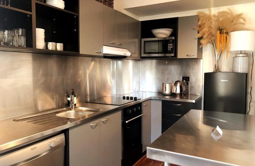 Teneriffe Apartment | Classic Woolstore Apartment in Teneriffe