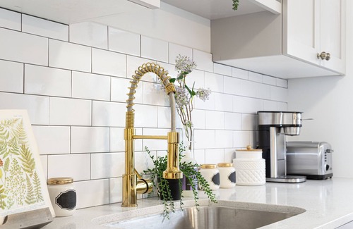 East Central Apartment | Classy 1BD near U of U - 1 mile/fast WI-FI