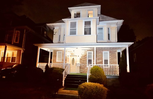 Newark House | Classy and peaceful home for your family and friends