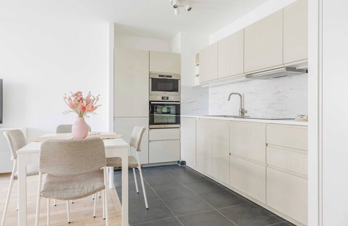 Les Puces de Saint-Ouen Apartment | Classy apartment - Flea Market