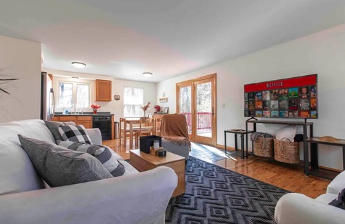 North Kingstown House | Classy/Cozy/Comfy w/private pool - 15 minutes to Newport