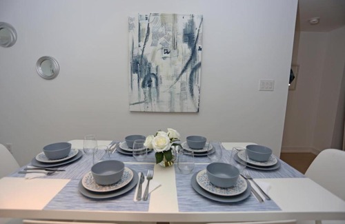 CityPlace Apartment | Classy DT 2 bdrm+den condo