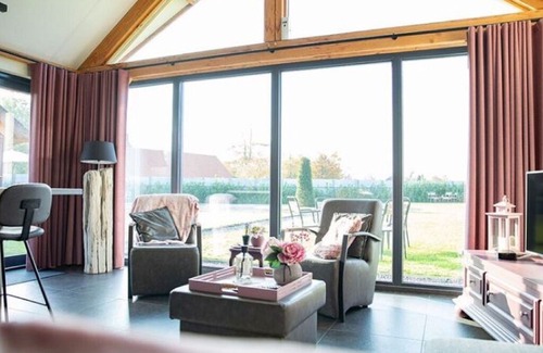 Alphen House | Classy Holiday Home in Alphen with Patio