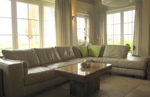 Zuidzande House | Classy Holiday Home in Zuidzande with Sauna