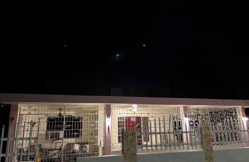 Toa Baja House | Claveles De Amor-Charming 3-bedroom house in wonderful Toa Baja with WiFi, AC,