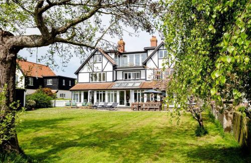 Thorpeness House | Claysmead - A large Lakeside House in Thorpeness - Aldeburgh Coastal Cottages
