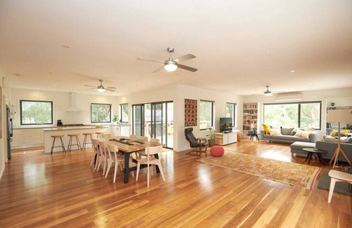 Aireys Inlet House | Claystone - walking distance to the beach!