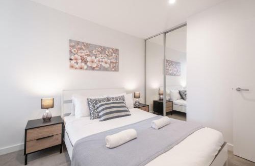 Clayton Apartment | Clayton Beautiful 2br1ba Apt Near Monash Parking