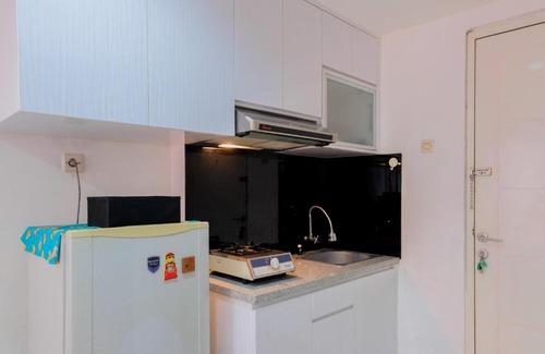 Binong Apartment | Clean 1BR Apartment at Paragon Village By Travelio