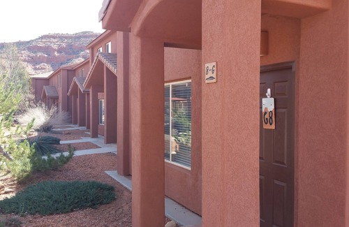 Kanab House | Clean and comfortable end unit, larger than the others