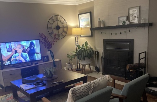 Terra Nova House | Clean and cozy Full 3 bedroom home