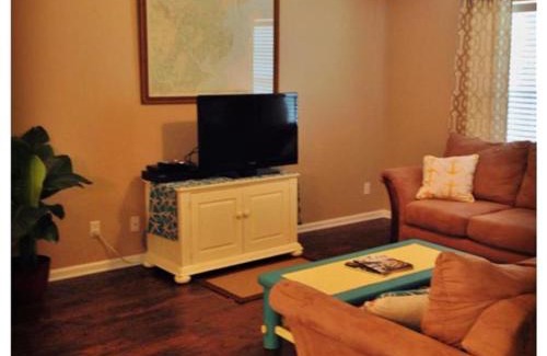 Whitemarsh Island House | Clean and Cozy Savannah House Near Tybee Beaches!