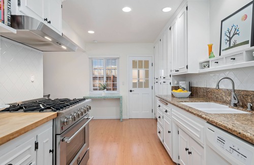 West Mesa House | Clean and fresh Mesa Home with Spa, Close to Beach!