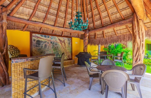 Colonia Salina Chica Villa | Clean and new, upscale studio at a tropical oasis. Close to beach and town!