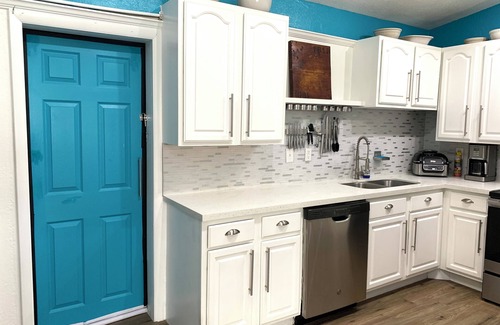 Port Charlotte - Charlotte Harbor Apartment | Clean and peaceful coastal inspired x-large apartment.