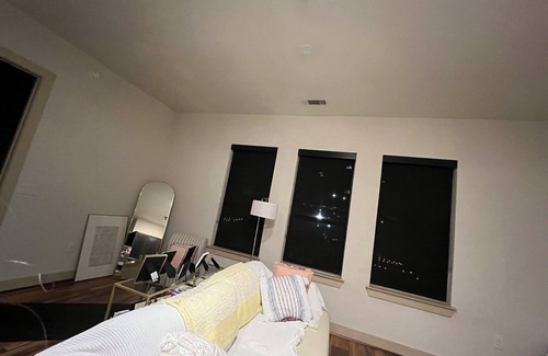 Bouldin Apartment | Clean, bright 1-bedroom walking distance to Downtown Austin