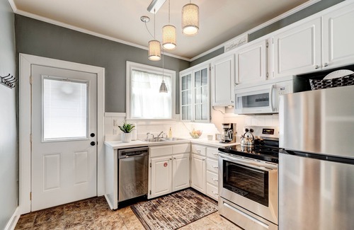 Owensboro House | Clean & comfy 3 bdrm/2 bath home; perfect location