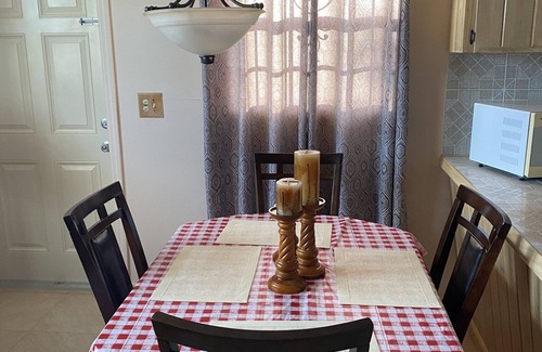 George Town House | Clean, cozy, quiet 2/1. Sleeps 2 guest only