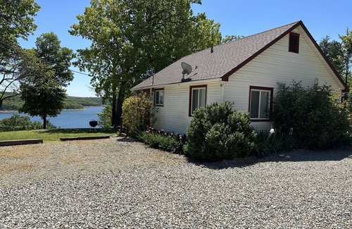 Gamaliel Cabin | Clean, Family/Pet Friendly Lake View, 2-Bdrm Cabin Near Several Marinas/launches