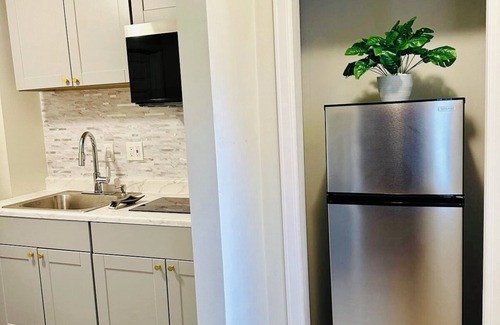 Kerns Apartment | Clean, modern and cozy studio close from Intel and Amazon