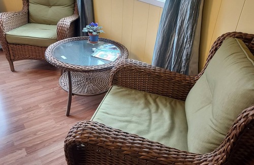Hood River House | Clean, peaceful and affordable home with jacuzzi, NOT A PARTY HOUSE