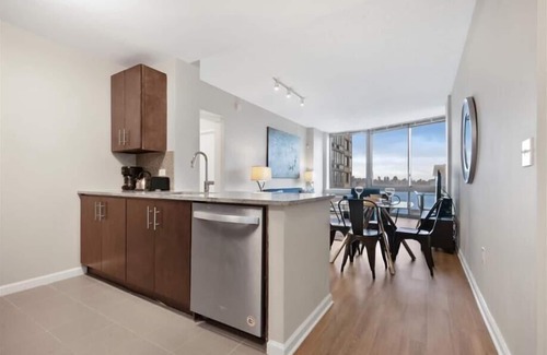 Hudson Exchange Apartment | Clean & Spacious 1BR | Work Remote | Free WiFi & Kitchen | Near PATH