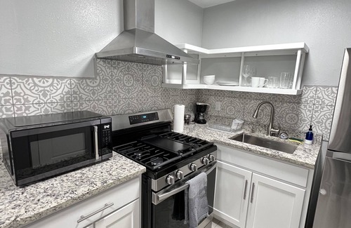 Biggs Field Apartment | Clean & Updated in Gated Community by Ft Bliss Unit 4n