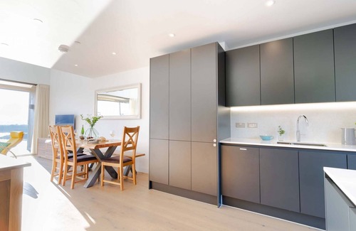 Hayle House | Clearwater House - sleeps 6 guests in 3 bedrooms