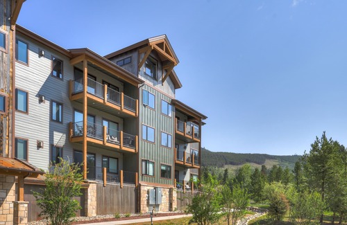 Lakeside Village Apartment | Clearwater Lofts by Keystone Resort
