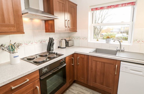 Middleham Cottage | CLEEVE COTTAGE, family friendly, with open fire in Middleham