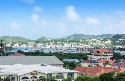 Rodney Bay Apartment | Cleopatra Apt-1, Deluxe 3-Bed - Sea-View