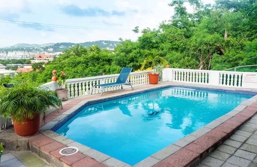 Rodney Bay Apartment | Cleopatra Apt-1, Deluxe 3-Bed - Sea-View
