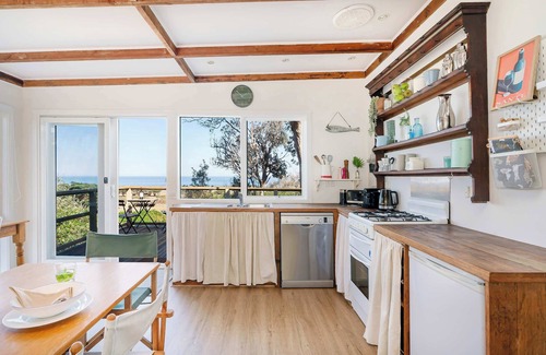 Flinders House | Cleversley Cottage - Ocean Views, Pets, Golf
