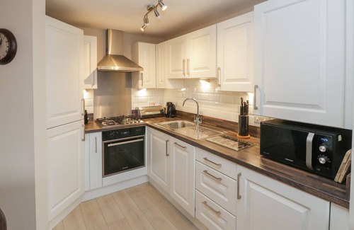 Whitby Cottage | CLICKETY-CLACK COTTAGE, family friendly, with a garden in Whitby