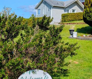 Alert Bay House | Cliff Haven on the Bay