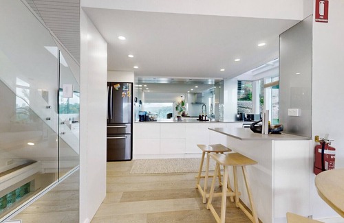 Seaforth House | Cliff house & Grand harbour view