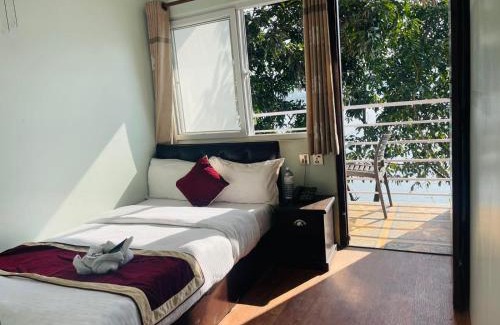 Pokhara Hotel | Cliff lake hotel cafe and bar