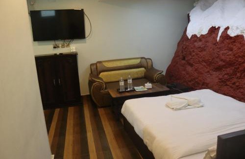 Pokhara Hotel | Cliff lake hotel cafe and bar