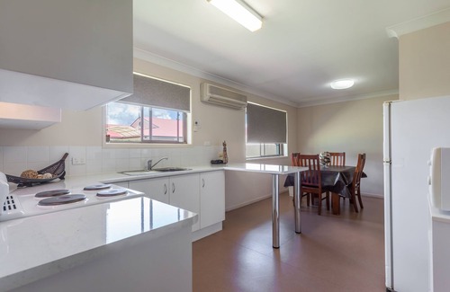 Harristown Hotel | Clifford Gardens Motor Inn