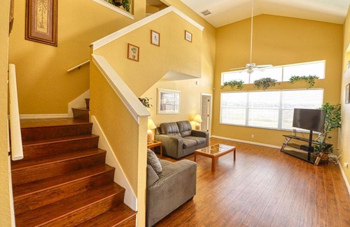 Pinewood Country Estates House | Clifford's Pinewood Estates Vacation Home