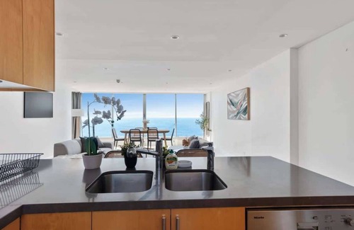 Vaucluse Apartment | Clifftop Oasis with Breathtaking Views