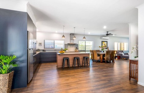 Clifton Beach House | Clifton Cove Cairns Paradise- Stylish Tropical Retreat Near Clifton Beach & Palm Cove
