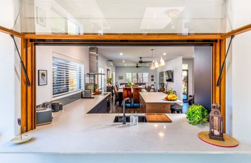 Clifton Beach House | Clifton Cove Cairns Paradise- Stylish Tropical Retreat Near Clifton Beach & Palm Cove